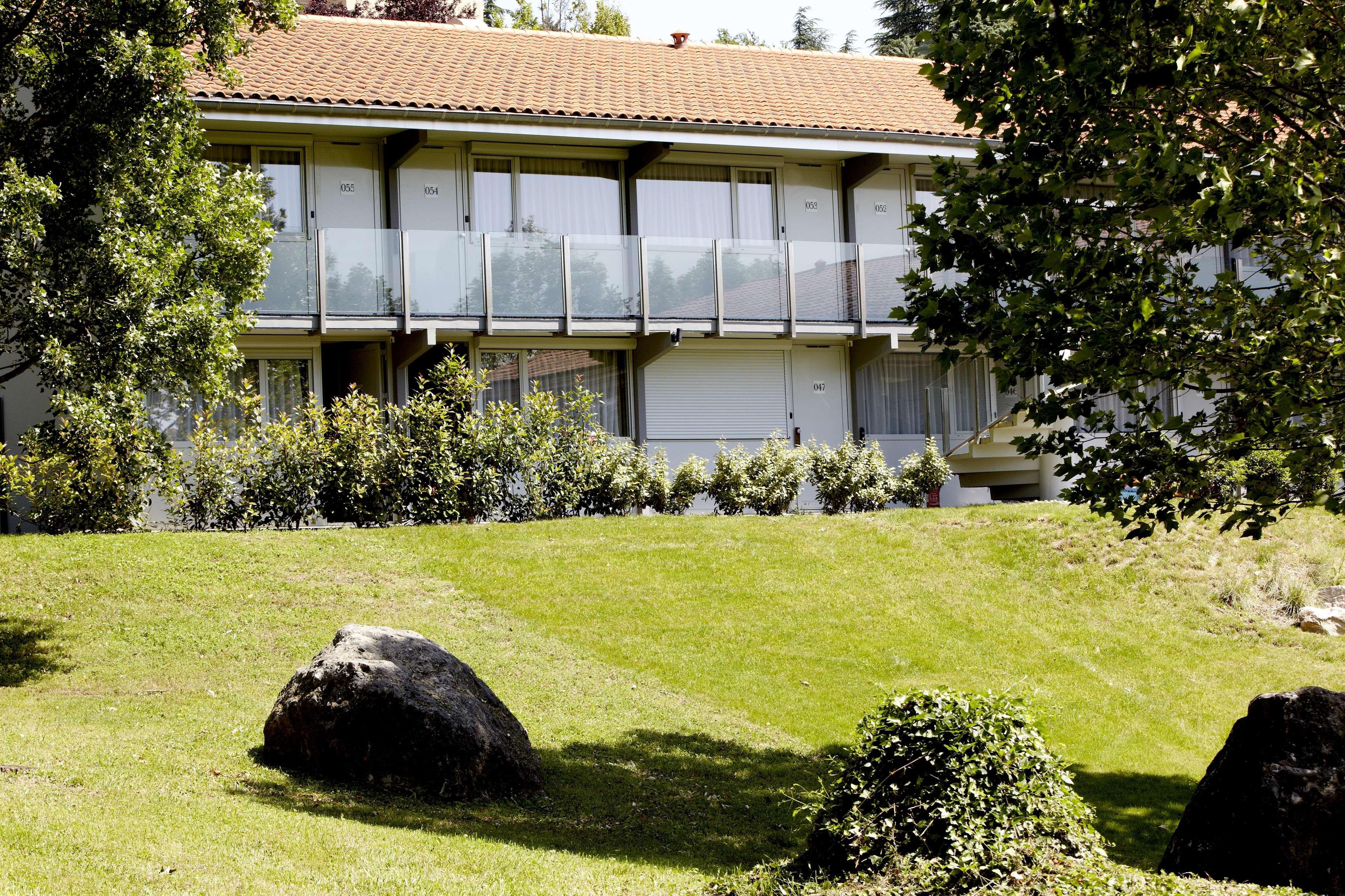 Kyriad Lyon Sud Sainte Foy Bagian luar foto